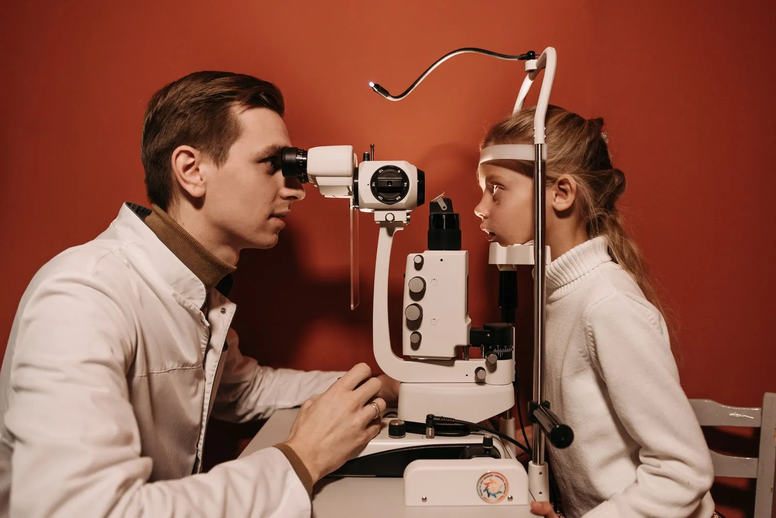 Examen ophtalmologique à la lampe à fente